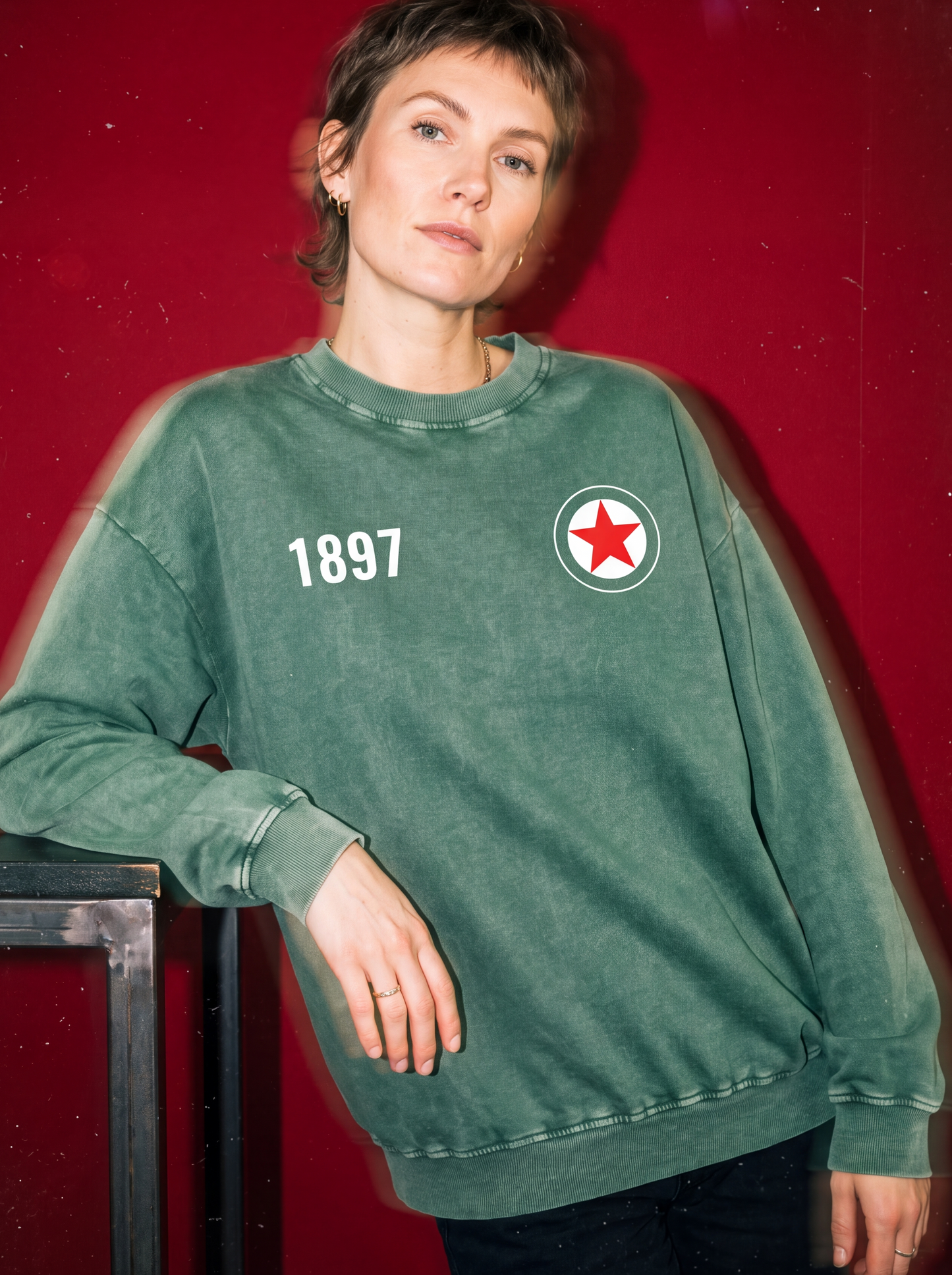 RED STAR - SUDADERA EFECTO LAVADO (OVERSIZE)