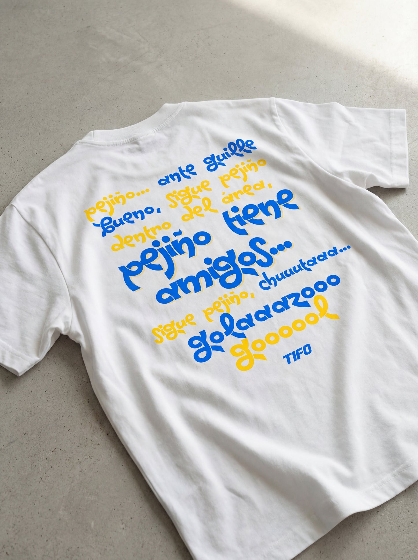 PEJIÑO TIENE AMIGOS - CAMISETA