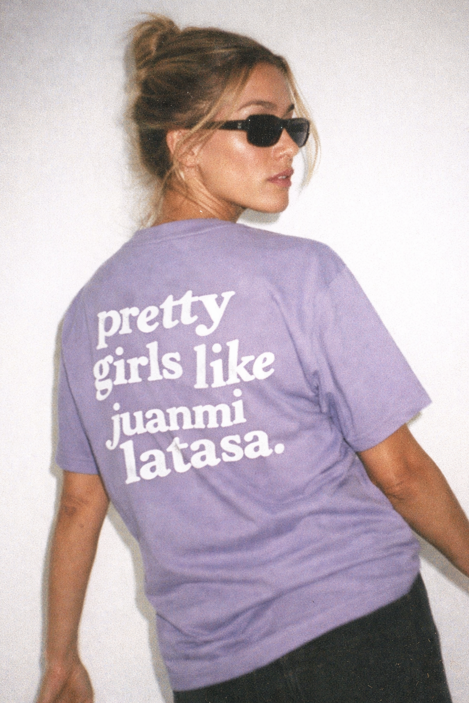 PRETTY GIRLS LIKE JUANMI LATASA - CAMISETA