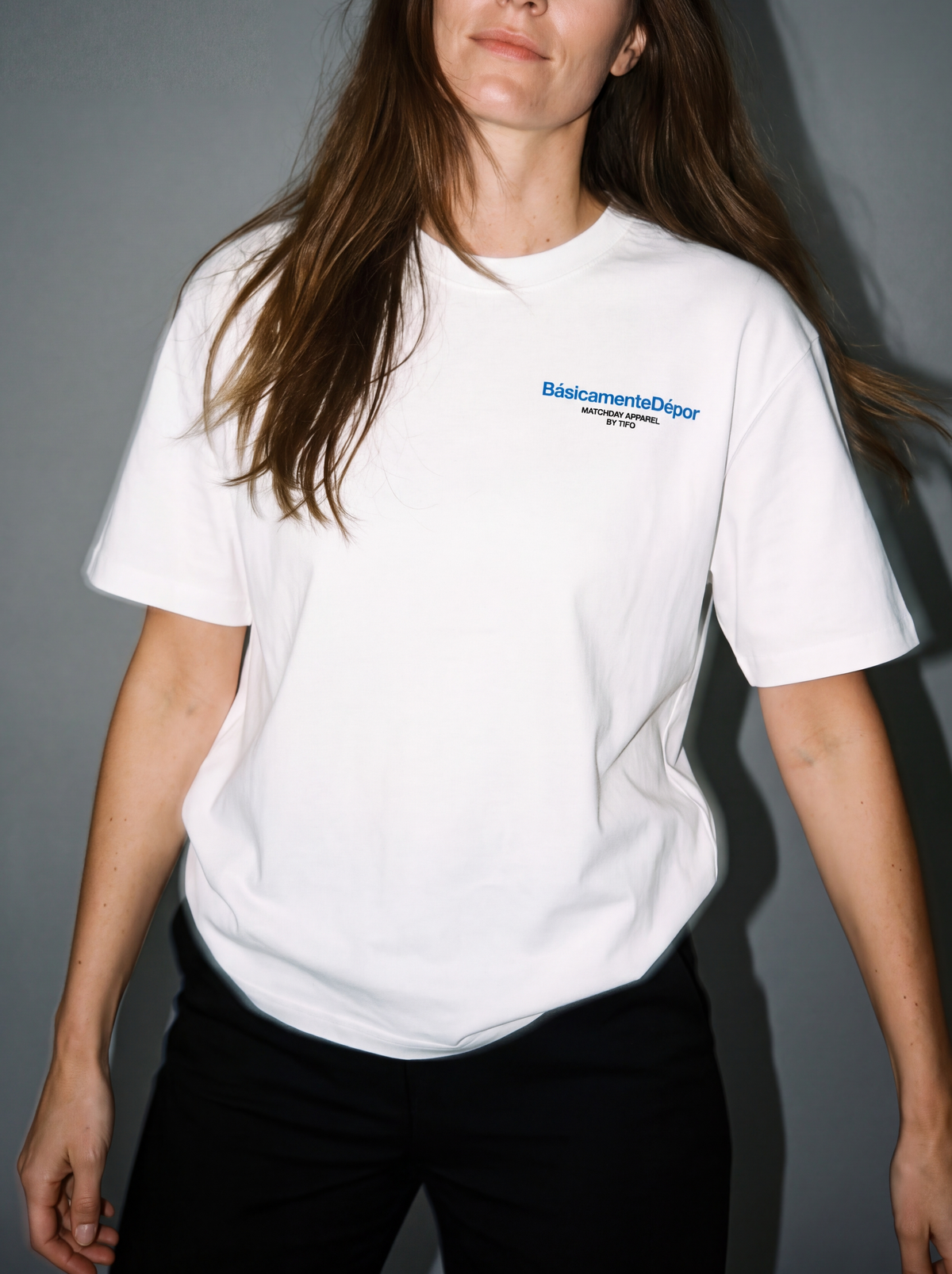 BÁSICAMENTE (ADAMA) - CAMISETA