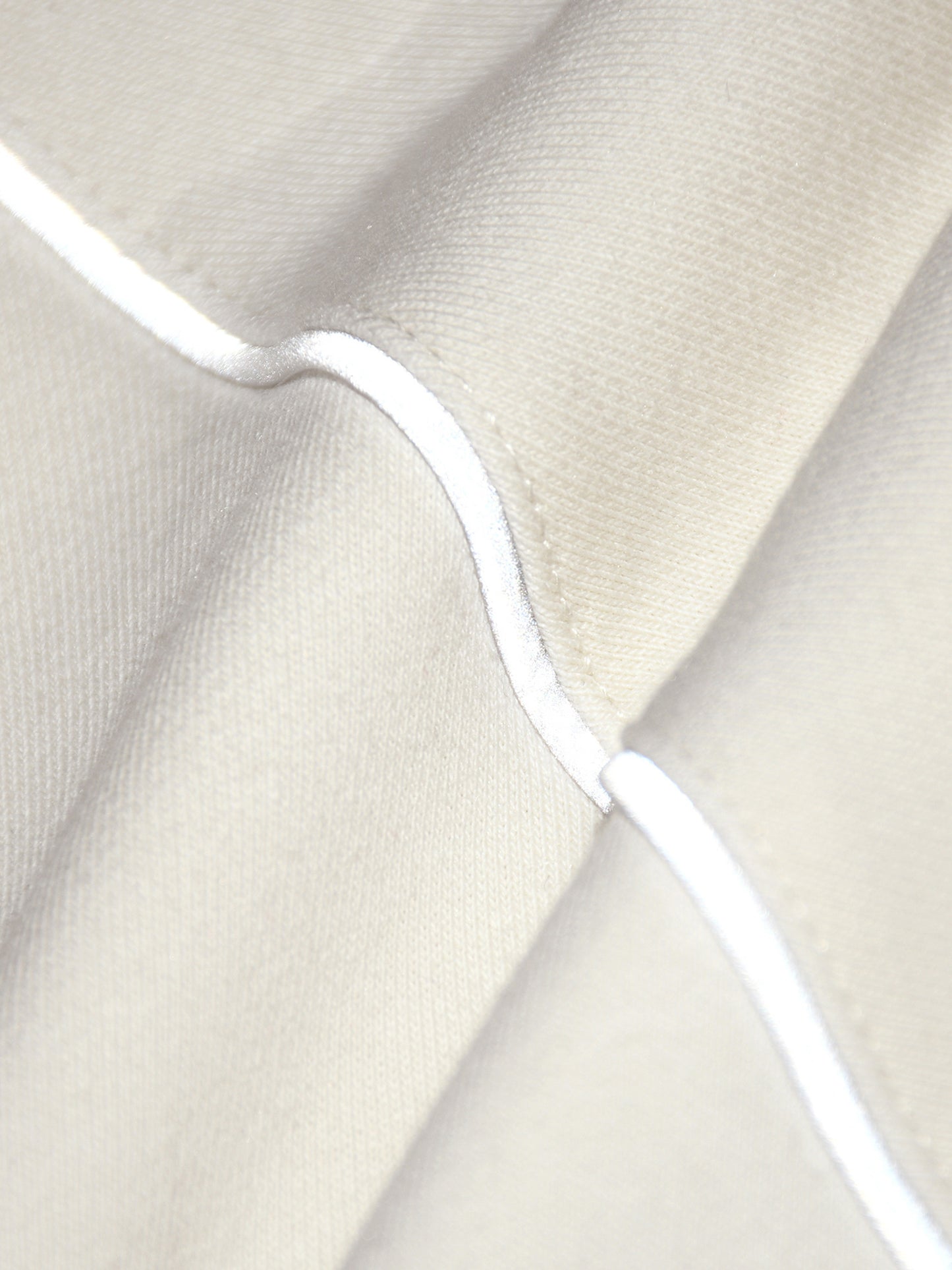 AGAINST MODERN FOOTBALL - CHAQUETA CON CREMALLERA Y DETALLES REFLECTANTES